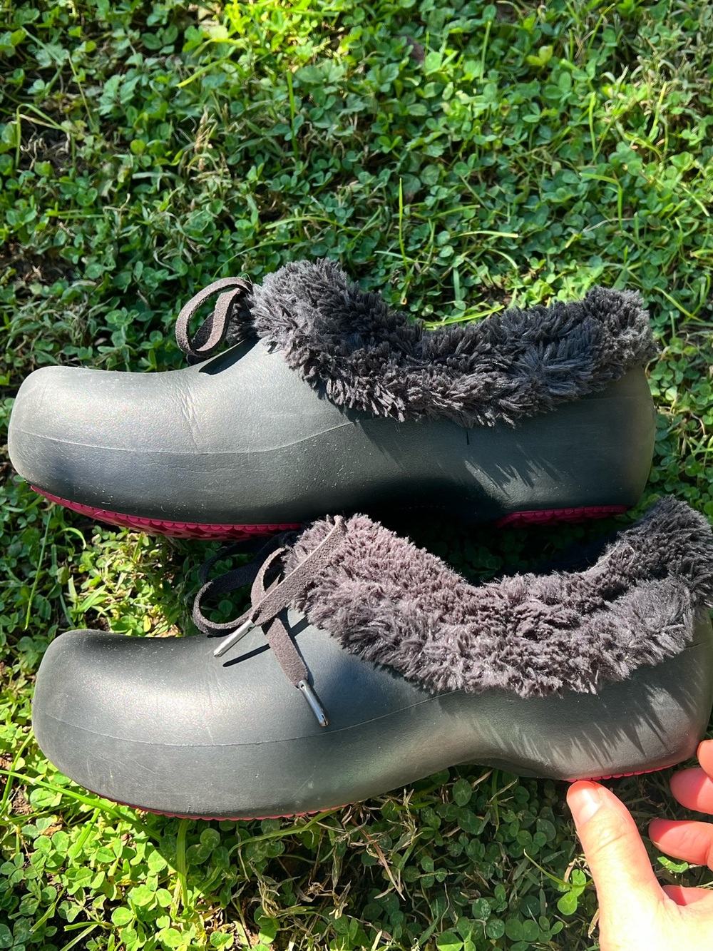 Crocs Gretel Lined Clogs Womens 7 Black Faux Fur Winter Mules Pink Sole Vintage